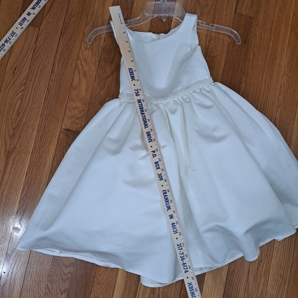 New Sweetie Pie Girls Size 2 Ivory Satin Flower Girl Dress Buttons Beaded Belt - Picture 8 of 12